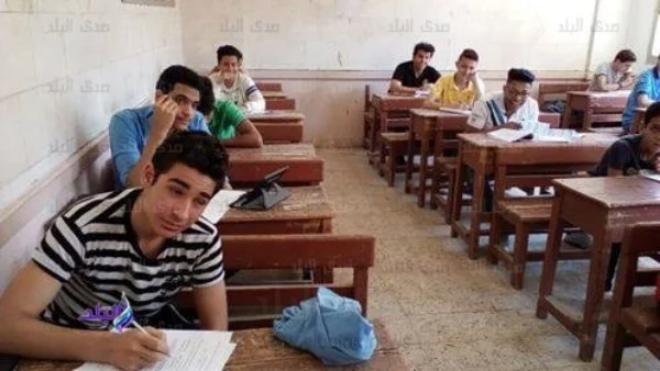 أمهات مصر تطالب بالسماح بإدخال المراوح المحمولة للطلاب في لجان الثانوية العامة لتحسين بيئة الامتحان