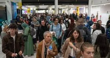 الاتحاد الأوروبي يفرض على شركات الطيران تضمين تكلفة حقيبة اليد في أسعار التذاكر لحماية حقوق المسافرين