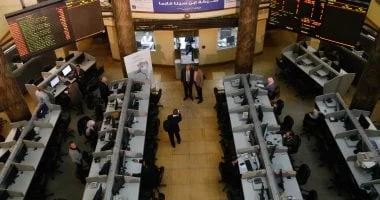 تراجع ملحوظ في مؤشرات البورصة المصرية بفعل مبيعات محلية وأجنبية خلال تعاملات الثلاثاء
