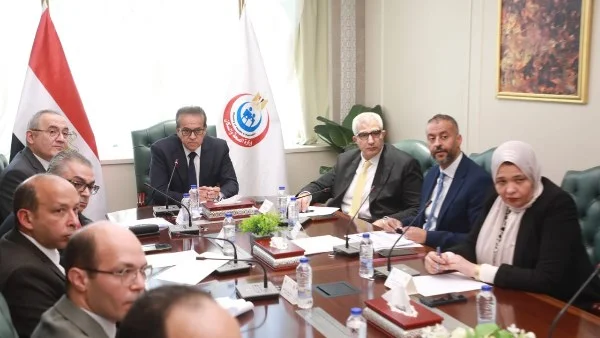 وزير الصحة يؤكد على تعزيز كفاءة المنشآت الطبية والتعليمية في مصر