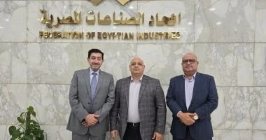 تكريم الشركات الرائدة في مجالات الملابس والكيماويات والنسيج خلال فعاليات متميزة للتعليم الفني في مصر