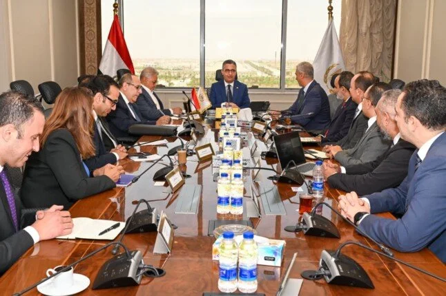 وزير التموين يلتقي بفودافون مصر لبحث آفاق التعاون في مشروع التحول الرقمي «CARRY ON