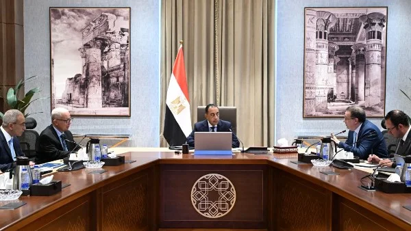 مدبولي: تحديث هياكل الجهات الحكومية يعزز كفاءة الجهاز الإداري لخدمة المواطنين