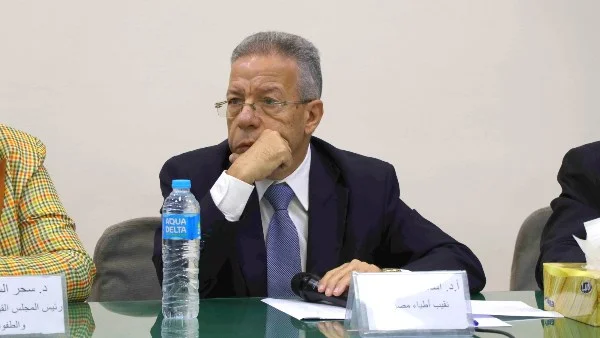نقابة الأطباء تطلق مبادرة لتحسين كرامة المرأة أثناء الولادة وتعزيز حقوقها الصحية