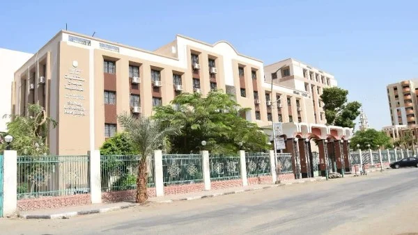 نجاح طبي باهر: استئصال ورم ضخم يزن 15 كيلوجرامًا بالبنكرياس في مستشفيات جامعة سوهاج