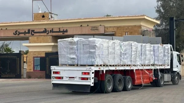قافلة زاد العزة 220 تصل غزة محملة بالمساعدات الإنسانية لدعم الفلسطينيين في ظل أزمة خانقة