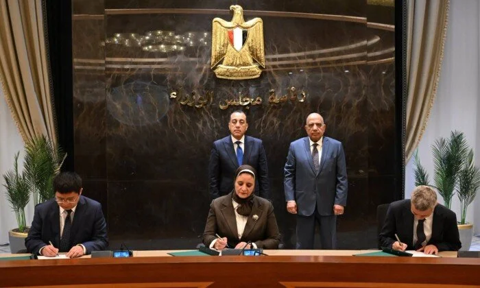 مصر تطلق أول مصنع لتوربينات الرياح بطاقة 2000 ميجاوات في خطوة تاريخية نحو الطاقة المتجددة