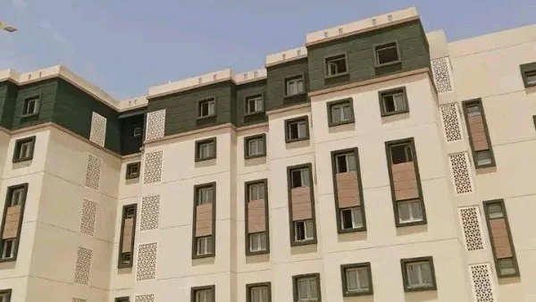 بدء تشغيل التيار الكهربائي في مشروع الإسكان الأخضر بحدائق العاشر من رمضان لتعزيز التنمية المستدامة