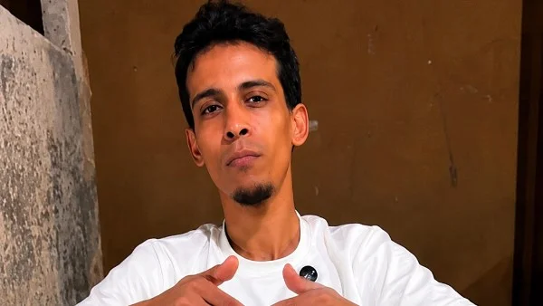 حادث عمل مأساوي: مندوب توصيل يفقد ساقه ويواجه صعوبات في تأمين معيشة أسرته