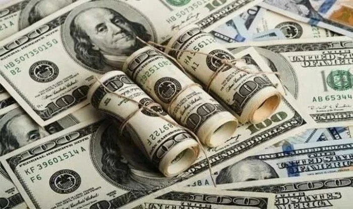 أسعار الدولار اليوم: تحركات طفيفة قبيل تعديل العملة المحلية في مصر