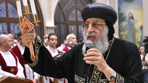 البابا تواضروس الثاني يواصل سلسلة "القوانين الروحية للحياة" بتناول "قانون الحب" في عظة الأربعاء | صور