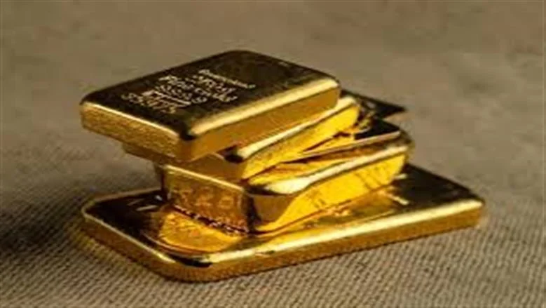 أسعار الذهب تتراجع بشكل حاد: خسارة 185 جنيهاً في يوم واحد تثير القلق في الأسواق