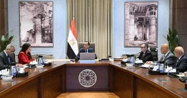 رئيس الوزراء يستعرض تقدم تنفيذ خطة تحلية مياه البحر لتعزيز الأمن المائي في مصر