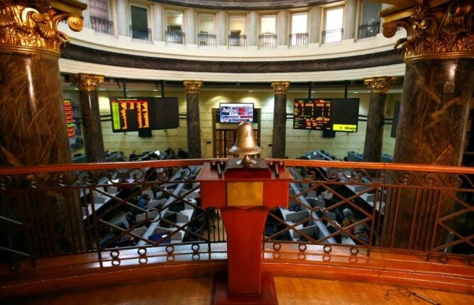 البورصة المصرية تواصل نزيف الخسائر لليوم الرابع.. 26 مليار جنيه تتبخر من السوق