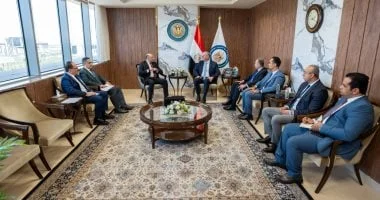 وزير البترول يلتقي برئيس الهيئة البرلمانية لحزب حماة الوطن لتعزيز التعاون في تطوير قطاع الثروة المعدنية