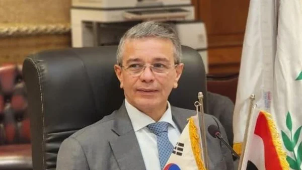 وزير المالية يمدد ولاية رئيس الجمارك لتعزيز الاستقرار في إدارة الشؤون الجمركية