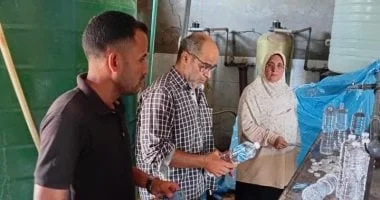 ضبط محطة غير مرخصة بالعياط تروج لمياه الفلاتر على أنها معدنية ومصادرة آلاف الزجاجات