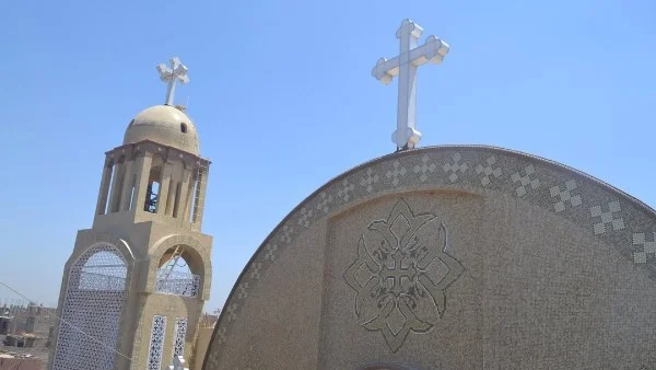 مطرانية دشنا تكشف تفاصيل إزالة الحاجز المؤقت بكنيسة مارجرجس وتؤكد التزامها بالقوانين