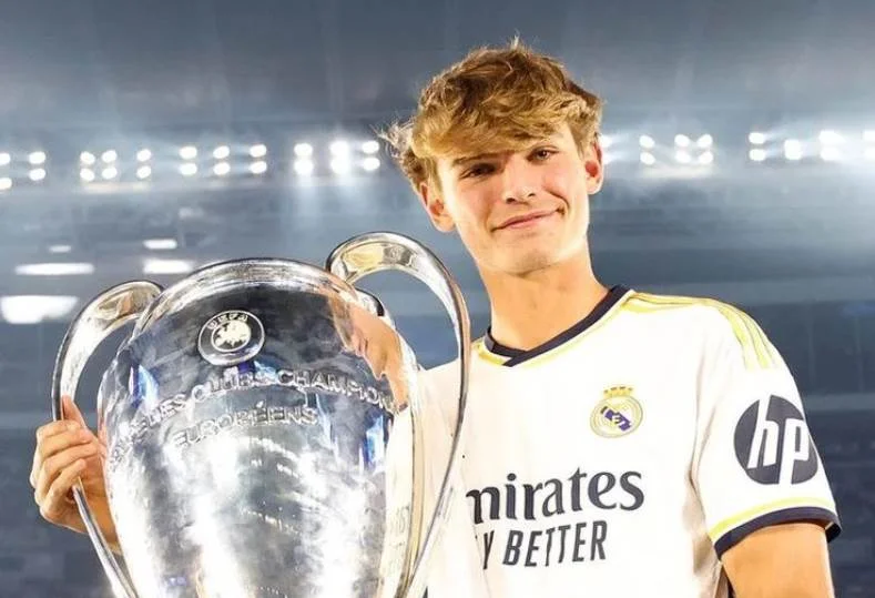 ريال مدريد يعدل استراتيجيته بشأن نيكو باز ويفتح باب المفاوضات مع كومو