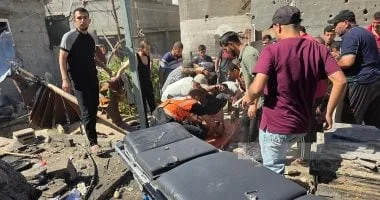 استشهاد ثلاثة فلسطينيين وإصابة آخرين جراء غارة إسرائيلية على مركبة في قلب قطاع غزة