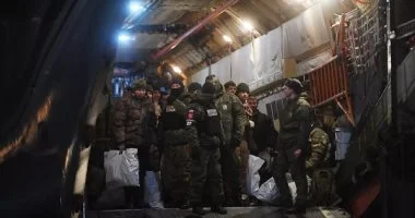 روسيا تنقل جنودها العائدين من الأسر الأوكراني لتلقي الرعاية في بيلاروسيا بعد تبادل الأسرى الجديد