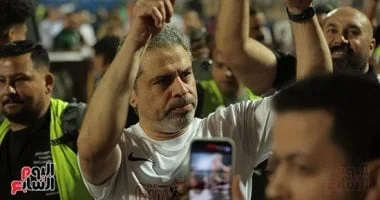 انتقادات حادة من نجل معتمد جمال حول استمرار والده كمدرب مساعد في الزمالك: 'إيه الطمع ده؟