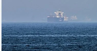تداعيات الضربات الأمريكية على الأهداف الإيرانية في مضيق هرمز: ماذا وراء الاستهداف العسكري؟