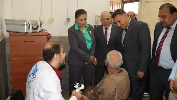 رئيس الوزراء يشيد بدور مؤسسات المجتمع المدني في تعزيز الخدمات الصحية من خلال قافلة طبية شاملة في كفر شكر