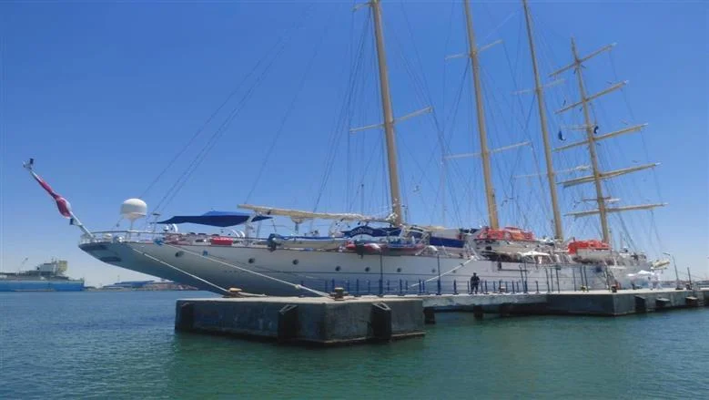 ميناء غرب بورسعيد يستقبل السفينة الشراعية STAR FLYER ضمن رحلات اليوم الواحد لتعزيز السياحة البحرية في مصر