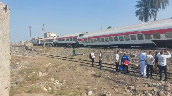 حادث خروج 4 عربات من قطار القاهرة - الإسكندرية عن القضبان في كفر الزيات دون إصابات