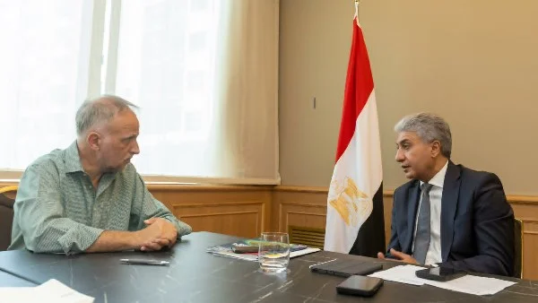 وزير السياحة المصري يسلط الضوء على تعزيز العلاقات السياحية مع إيطاليا أمام الإعلام الإيطالي