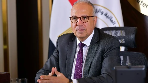وزير الري يتابع حادث غرق صندل في بحيرة ناصر ويؤكد: تسرب السولار تحت السيطرة