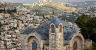 محافظ القدس: الضرائب على الكنائس تهدد الوضع التاريخي وتستهدف الوجود الفلسطيني