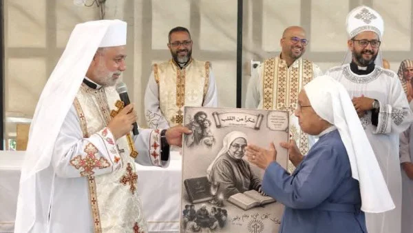 الأنبا عمانوئيل يختتم مؤتمرًا تكوينيًا للإعدادية تحت شعار 'ابنِ ورمِّم' لتعزيز القيم الروحية والثقافية