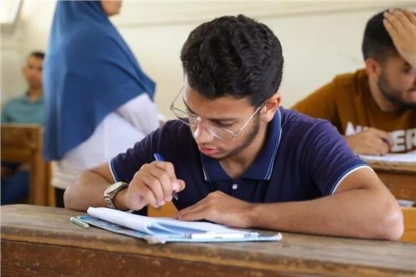 انطلاق امتحانات الثانوية الأزهرية 2026: الطلاب يتوجهون لاختبار الجغرافيا وسط استعدادات مكثفة