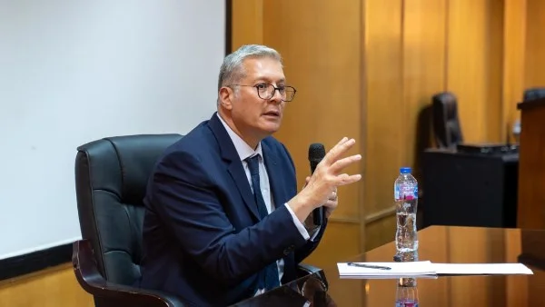 البورصة المصرية تعلن عن قيد مؤقت لثلاث شركات بترولية في إطار توسيع برنامج الطروحات الحكومية