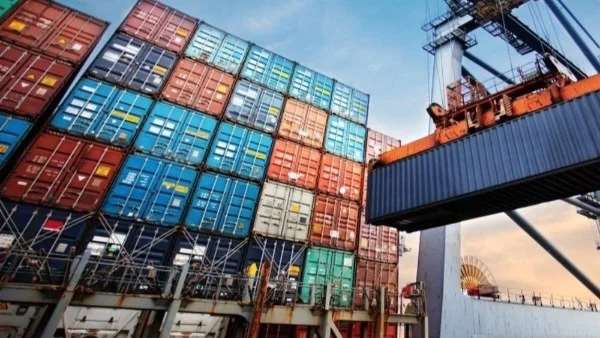 زيادة أسعار الشحن بنسبة 40% بسبب التوترات العسكرية: هل يعود الاستقرار مع الهدوء؟
