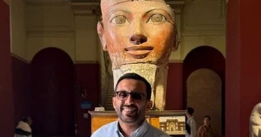 اكتشف رأس الملكة حتشبسوت الرائعة في المتحف المصري: تحفة أثرية تأسر الأنظار