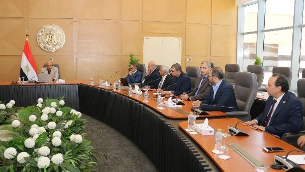 وزير الكهرباء يناقش مع الخبراء استراتيجيات جديدة لدعم جودة التغذية الكهربائية عبر الطاقة المتجددة