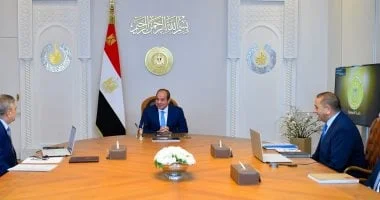 الرئيس السيسي يراقب تقدم بناء القاطرات البحرية من طراز «عزم» لتعزيز القدرات البحرية المصرية