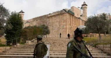 الاحتلال الإسرائيلي يواصل حظر رفع الأذان في الحرم الإبراهيمي لليوم الثامن على التوالي