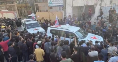 الصليب الأحمر ينقل 14 معتقلاً من غزة إلى مستشفى شهداء الأقصى بعد الإفراج عنهم