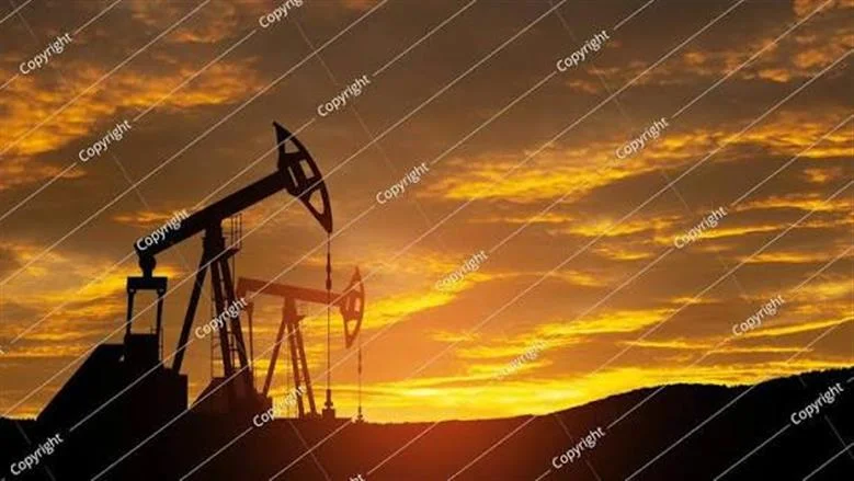 أسعار النفط تتراجع مع استقرار برنت عند 71.99 دولار وسط تحسن الأوضاع الجيوسياسية