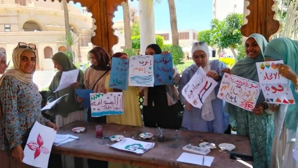 ورش فنية تفاعلية في المتحف القبطي تعزز التراث الثقافي للزوار الإنجليين