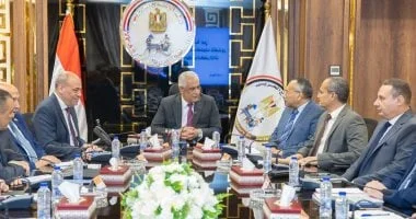 وزير الإنتاج الحربي يناقش استراتيجيات استغلال الأراضي والأصول لتعزيز الاقتصاد الوطني