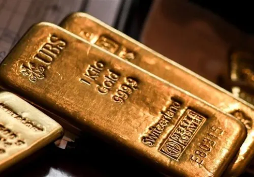 أسعار الذهب ترتفع إلى 4336 دولاراً مع تراجع المخاوف الجيوسياسية