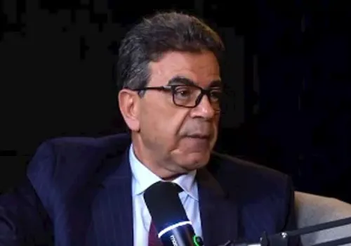 مجدي الجلاد يستفسر عن 'نظام الطيبات' ونقيب البيطريين يوضح الحقائق في بودكاست مصراوي (فيديو)
