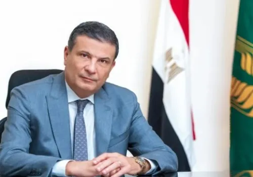 وزير الزراعة يؤكد: لا مجال للتهاون مع مافيا السوق السوداء وضمان وصول الأسمدة للفلاحين