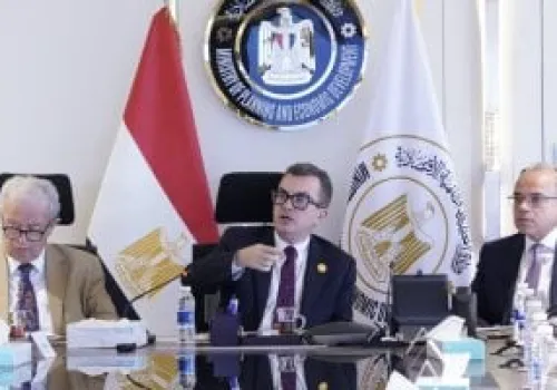 وزير التخطيط يقود جهود إعادة هيكلة بنك الاستثمار القومي لتعزيز الاستقرار المالي في مصر