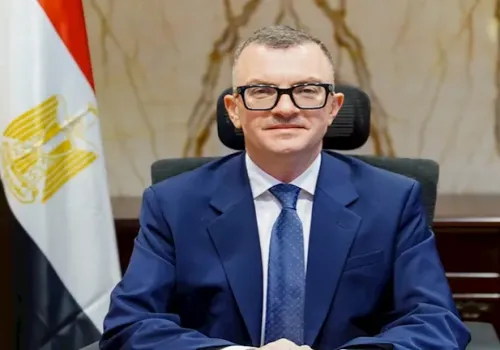 وزير التخطيط يناقش استراتيجيات إعادة هيكلة بنك الاستثمار القومي لتعزيز التنمية الاقتصادية